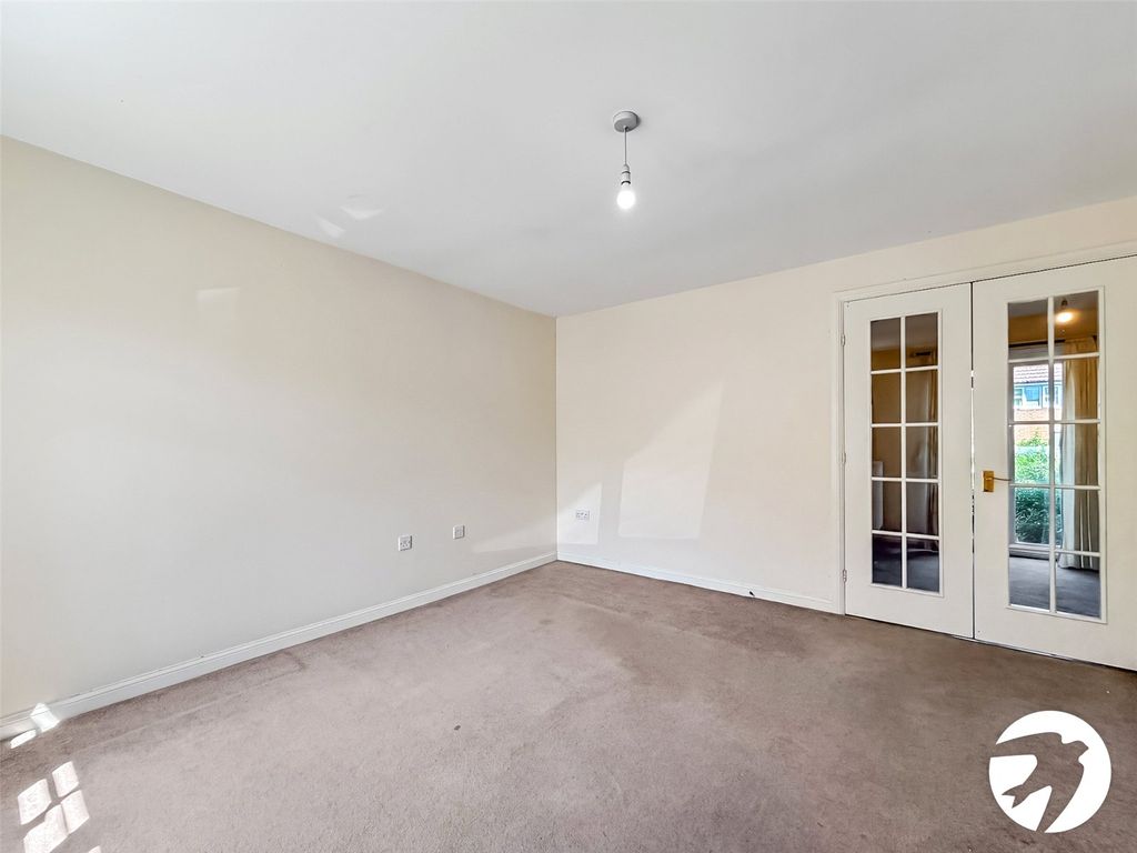 Property photo 3 of 12 Picture No. 11