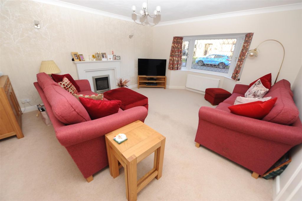 Property photo 2 of 32