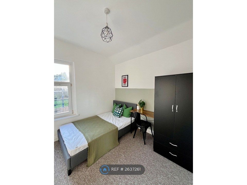 Property photo 2 of 6 Bedroom 2
