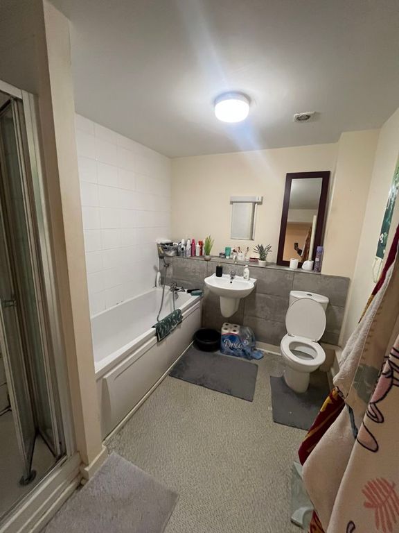 Property photo 2 of 6 Photo 5