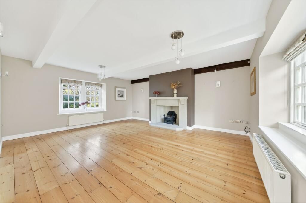 Property photo 3 of 28