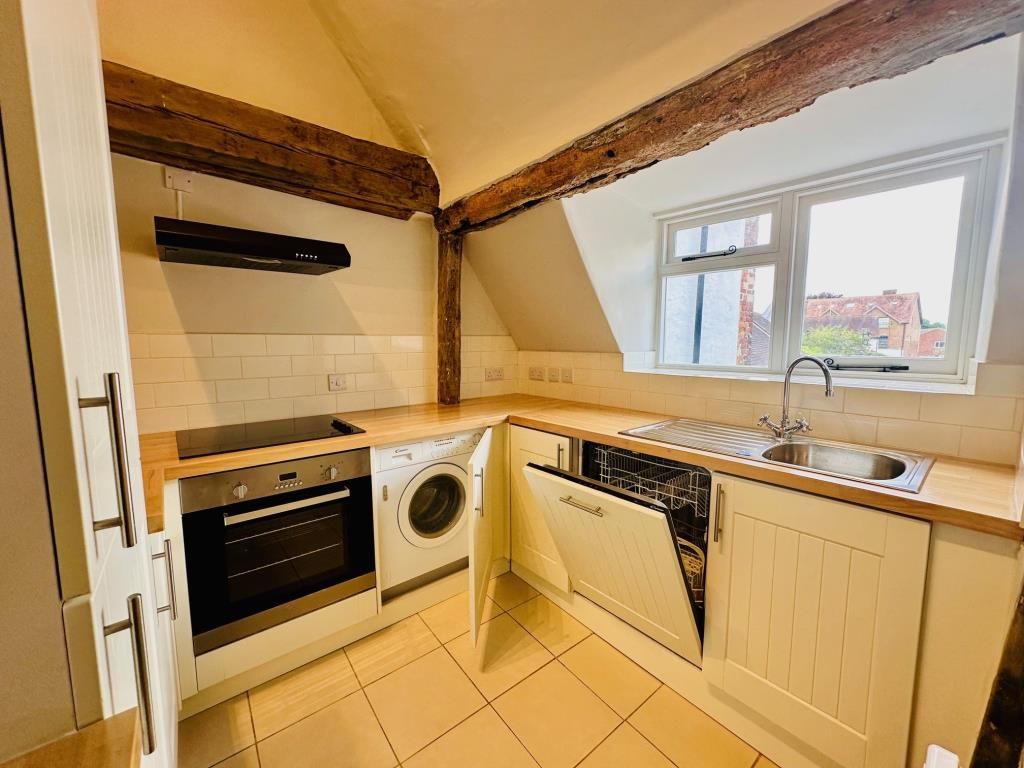 Property photo 3 of 6 Kitchen