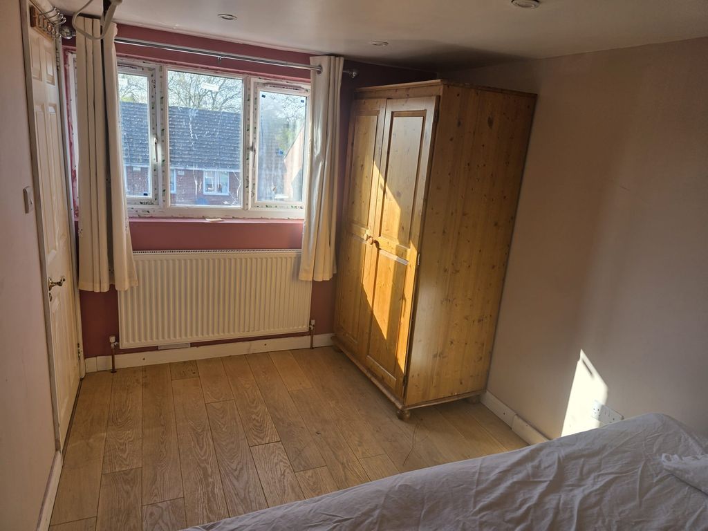 Property photo 2 of 4