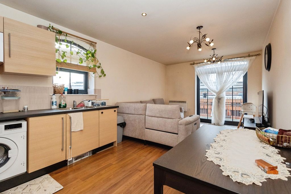 Property photo 2 of 20 Pbox-Img.Jpg