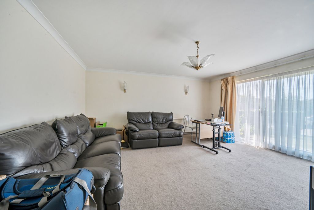 Property photo 3 of 16 1328190-16-6895F2...