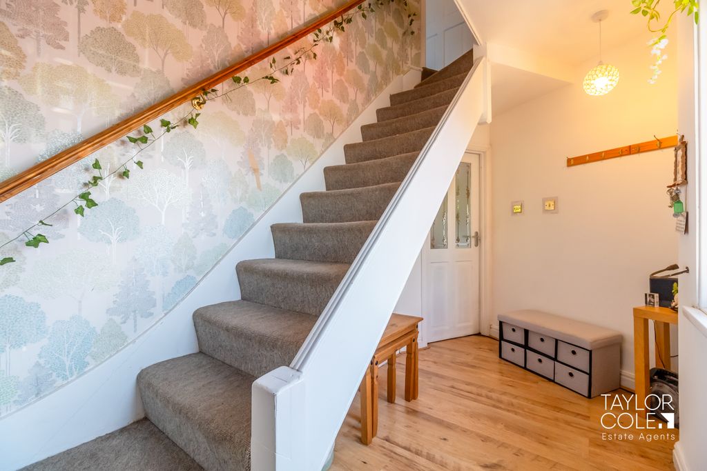 Property photo 2 of 32