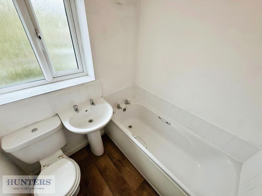 Property photo 2 of 10 Family Bathroom