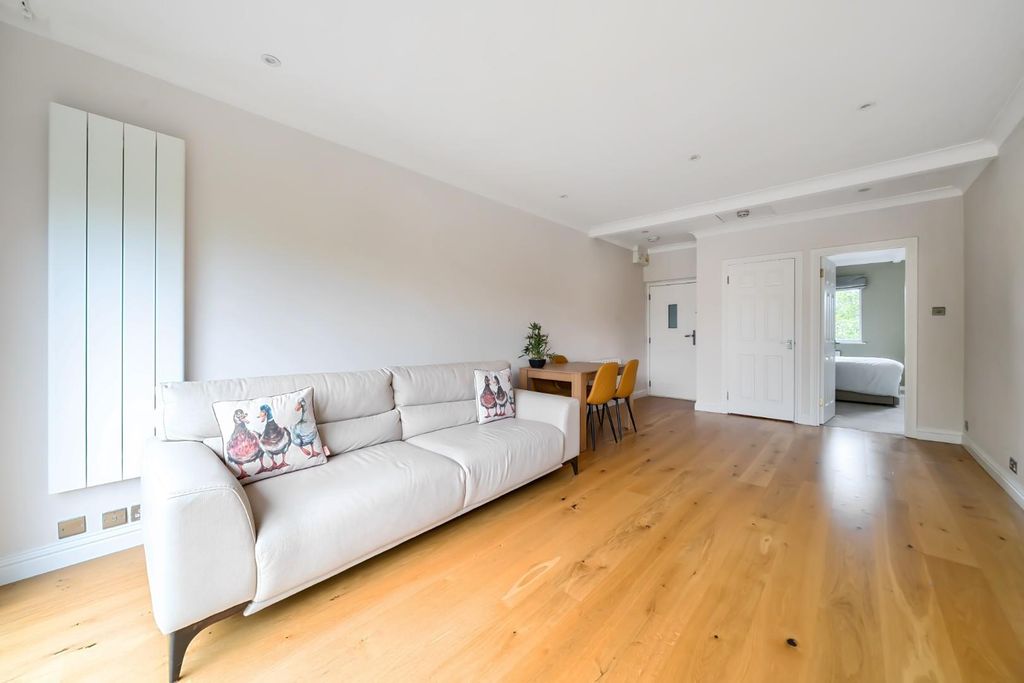 Property photo 3 of 12