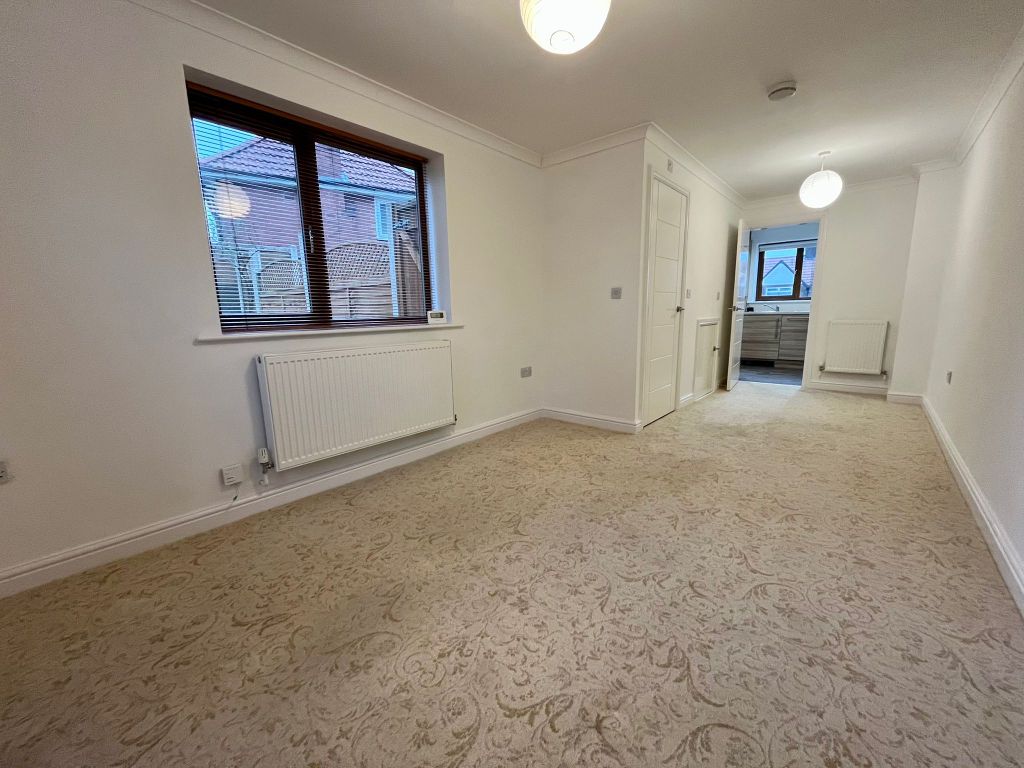 Property photo 2 of 12 Image