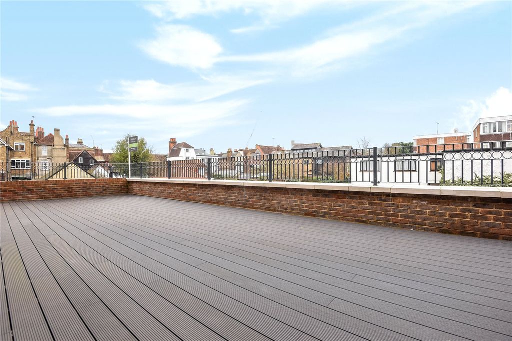 Property photo 2 of 8 Picture No. 10