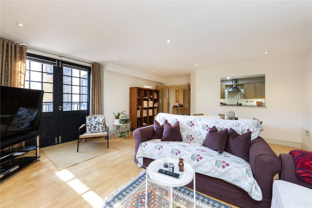 Property photo 1 of 18 Picture No. 05