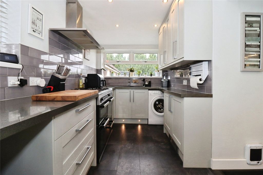 Property photo 3 of 24 Picture No. 11