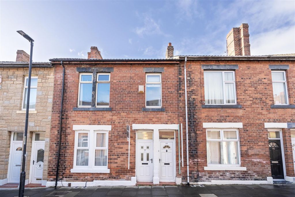 Property photo 1 of 8 External