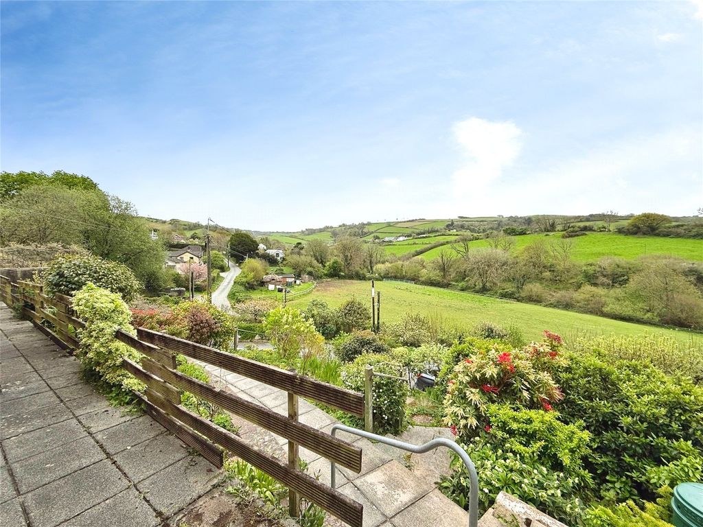 Property photo 3 of 22 Picture No. 04