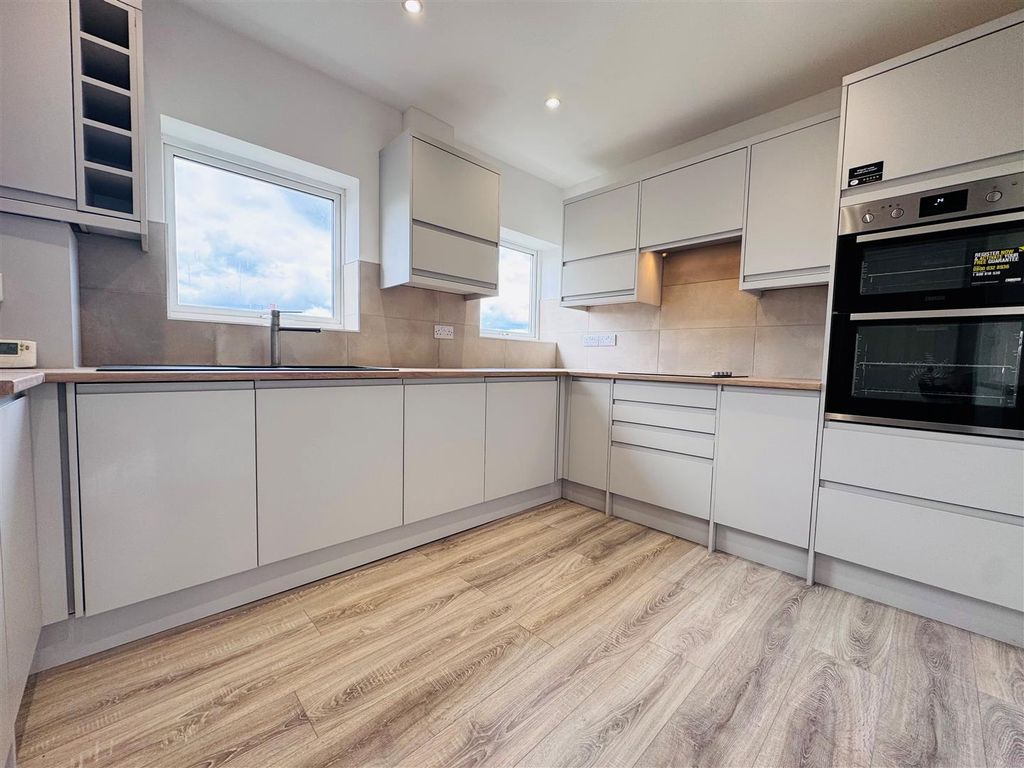 Property photo 1 of 14 Kitchen