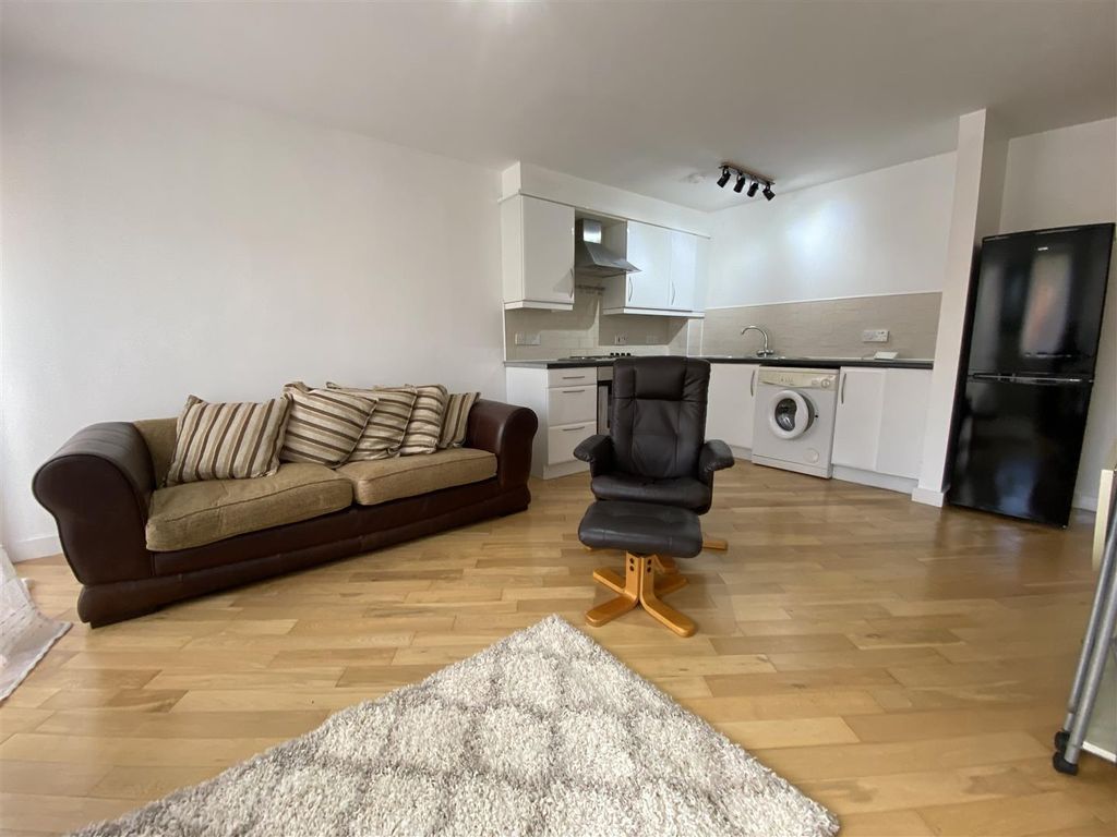 Property photo 3 of 11