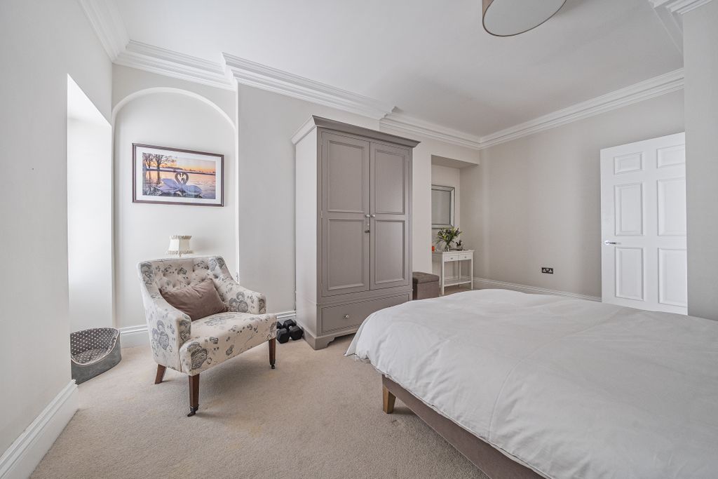 Property photo 2 of 13 Bedroom