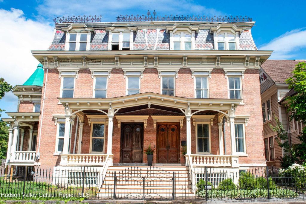 Property photo 1 of 5