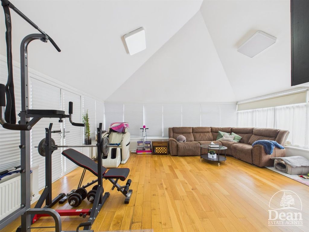 Property photo 2 of 19