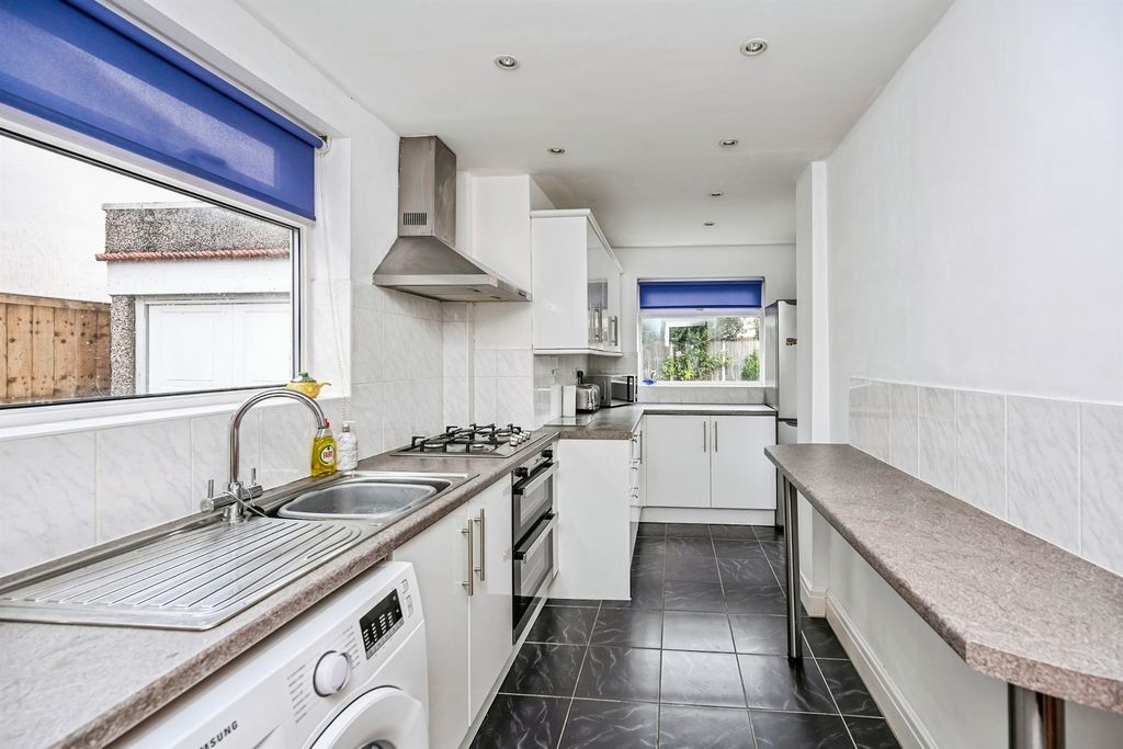 Property photo 3 of 13
