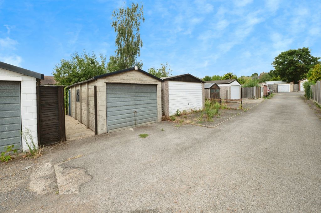 Property photo 2 of 16 Photo