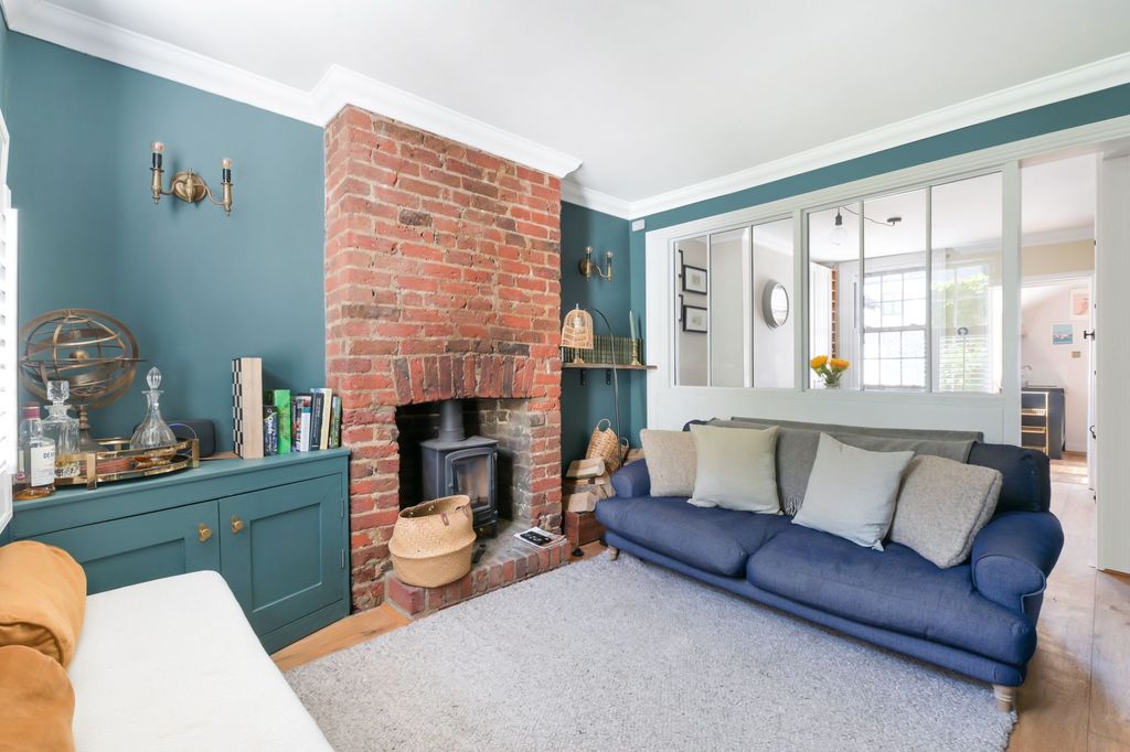 Property photo 3 of 12