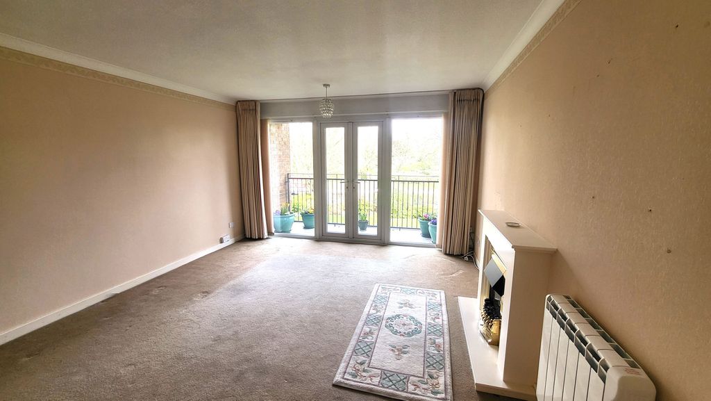 Property photo 3 of 12