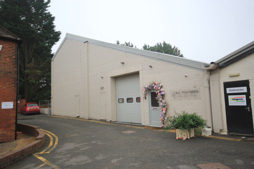 Property photo 1 of 5