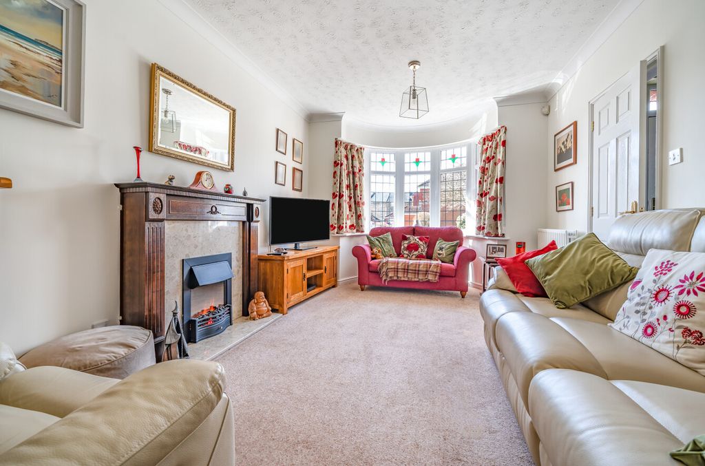 Property photo 2 of 23 12534432