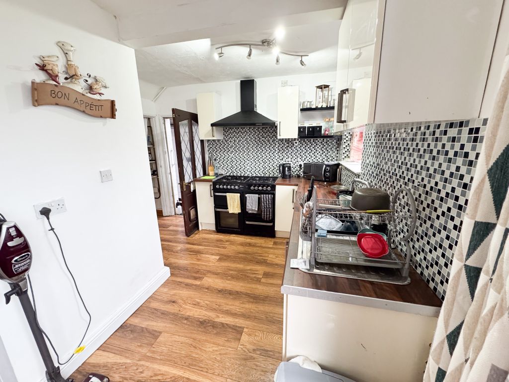 Property photo 3 of 14 Img_8383