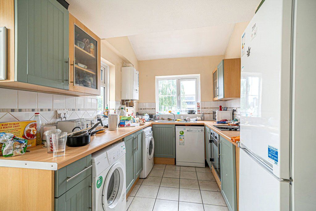 Property photo 2 of 10 Kitchen