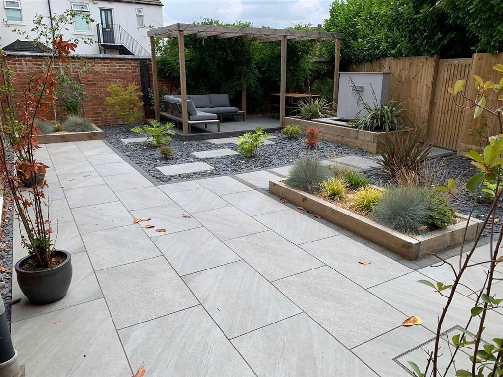 Property photo 2 of 26 Rear Garden