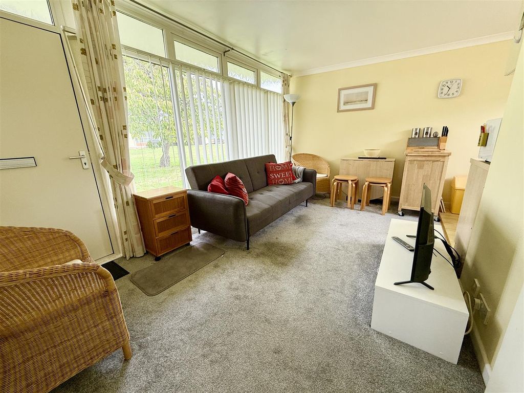 Property photo 2 of 8 Living Area