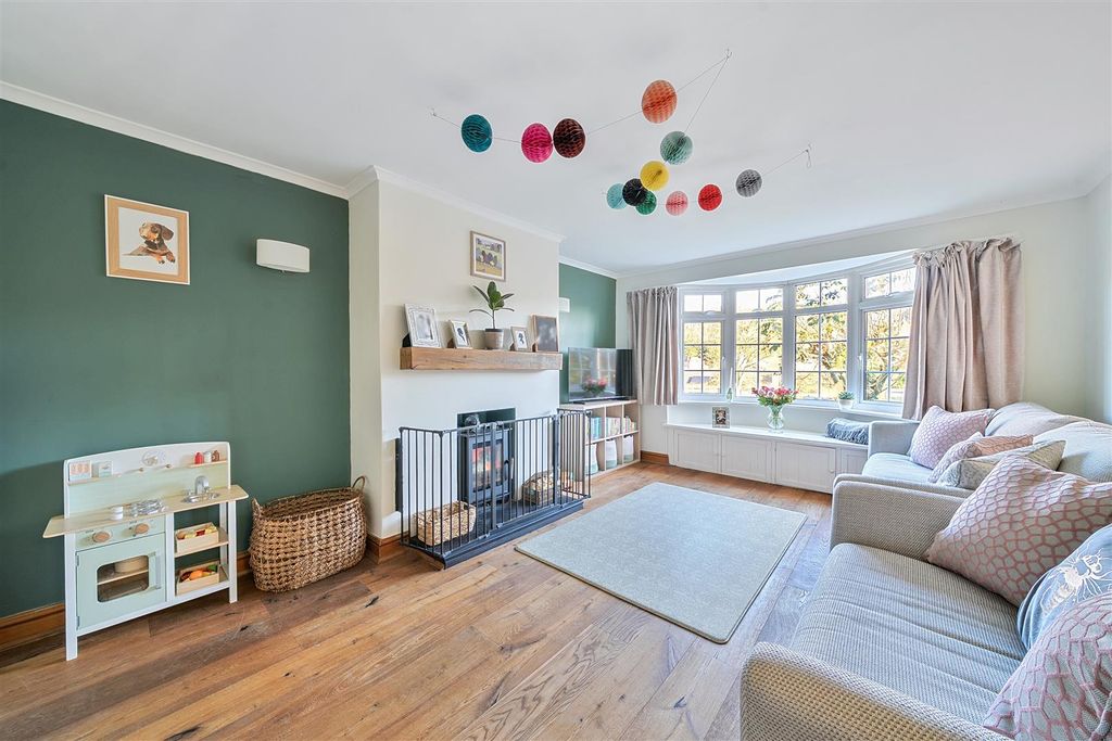 Property photo 2 of 23 1383096-25-691F31F0211d3-Arw-1.Jpg