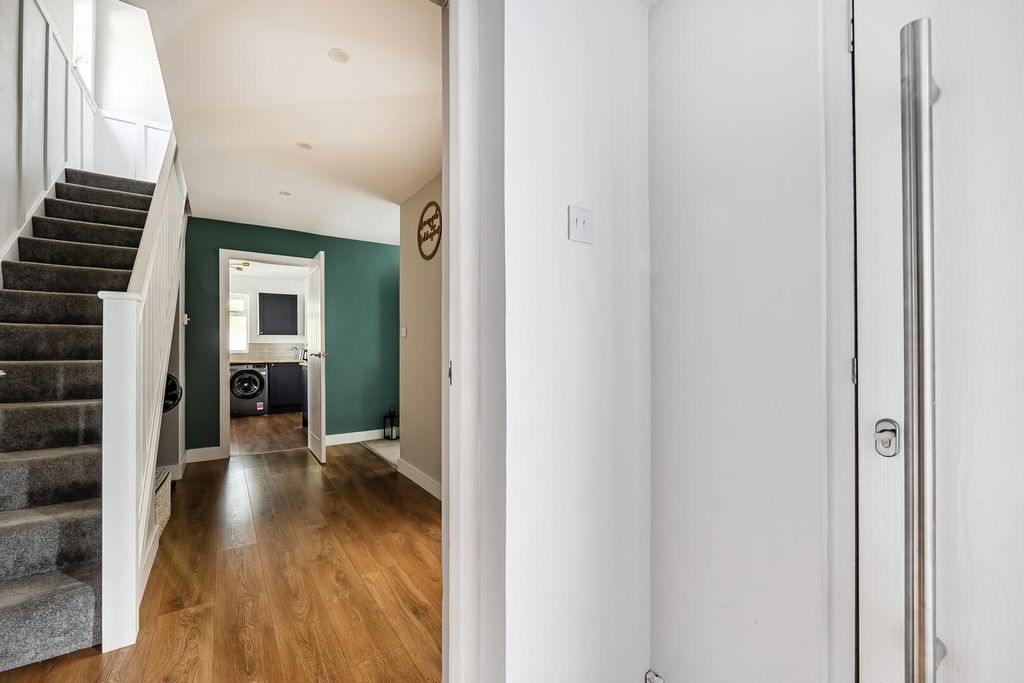 Property photo 2 of 22 Hallway