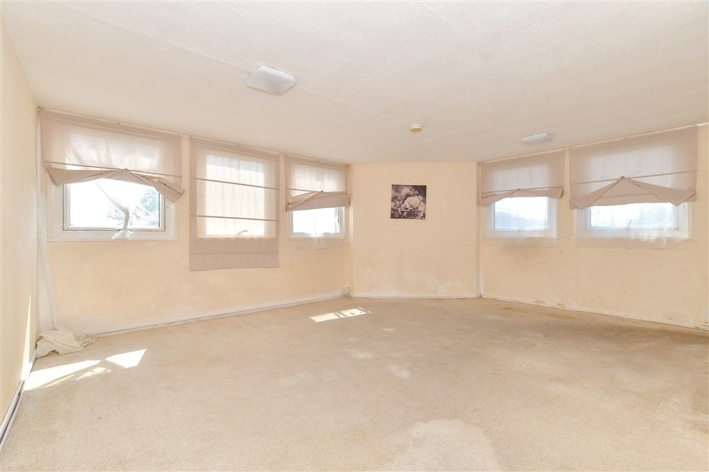 Property photo 3 of 10 Lounge/Diner