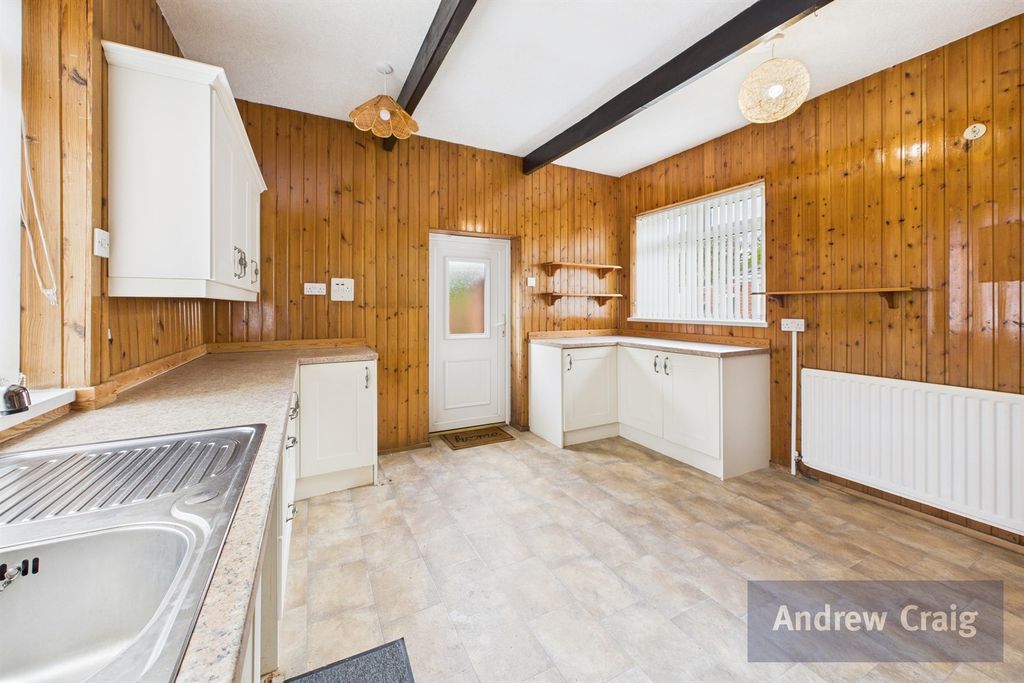 Property photo 3 of 21 Kitchen
