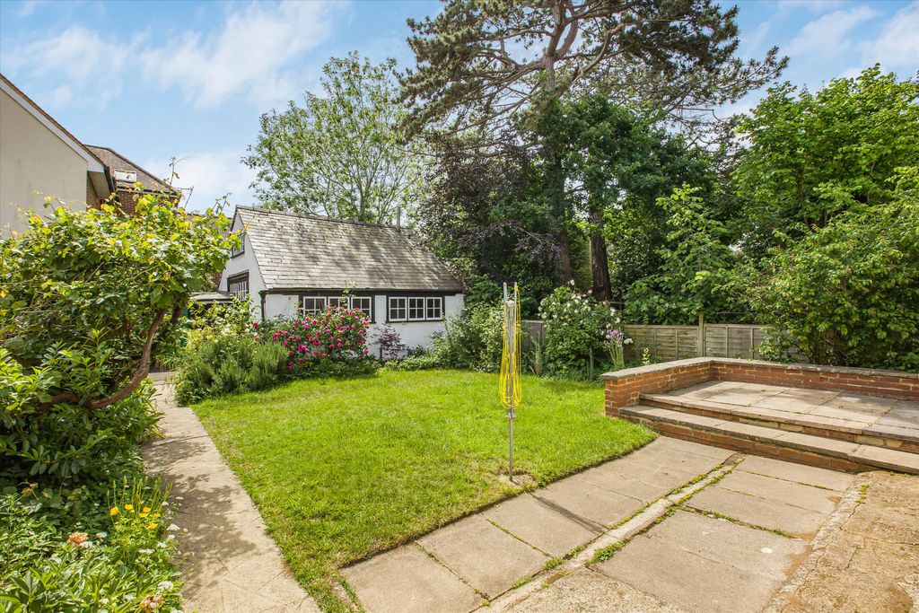 Property photo 2 of 19 Image