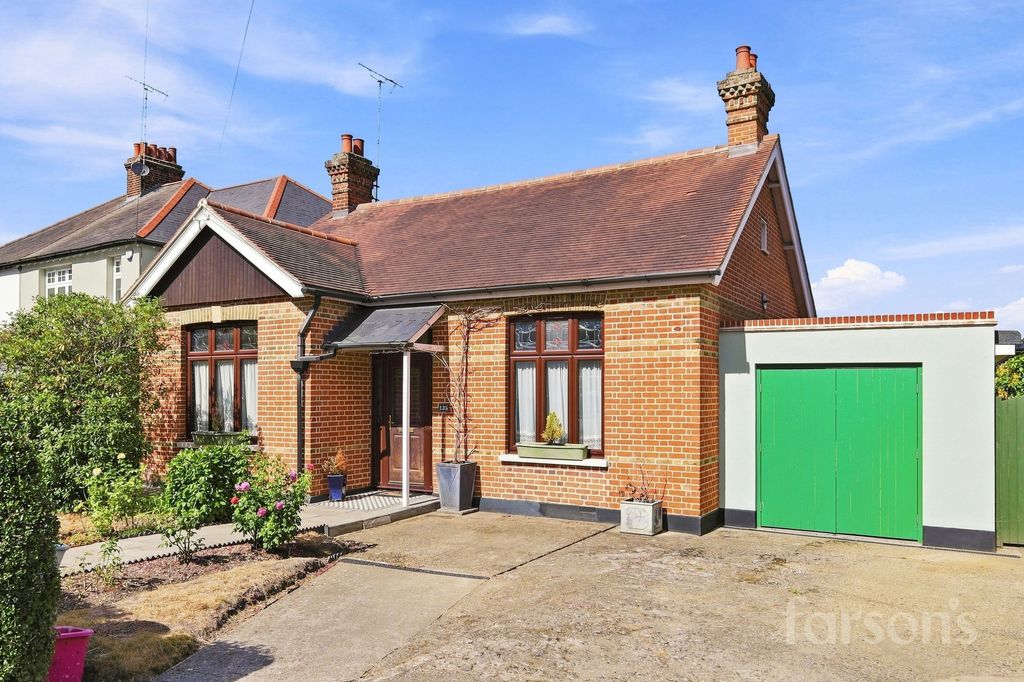 Property photo 1 of 28