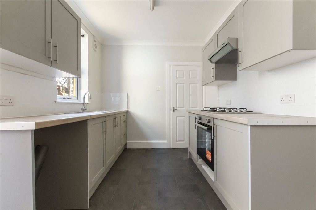 Property photo 3 of 10 Picture No. 02