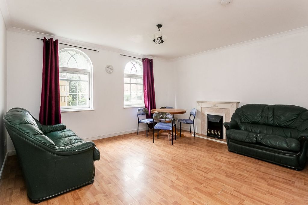 Property photo 2 of 16