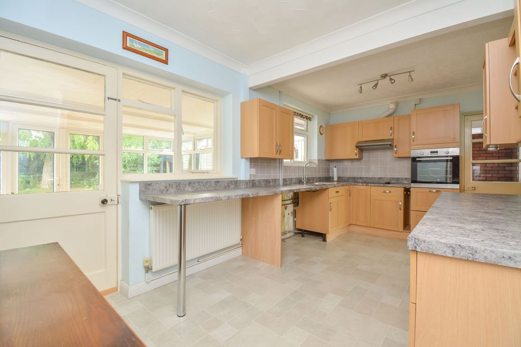 Property photo 2 of 22