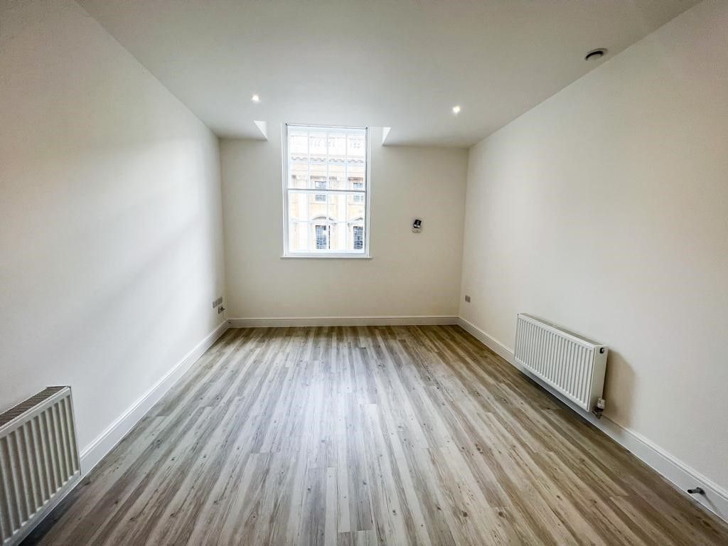 Property photo 3 of 10 Living Room