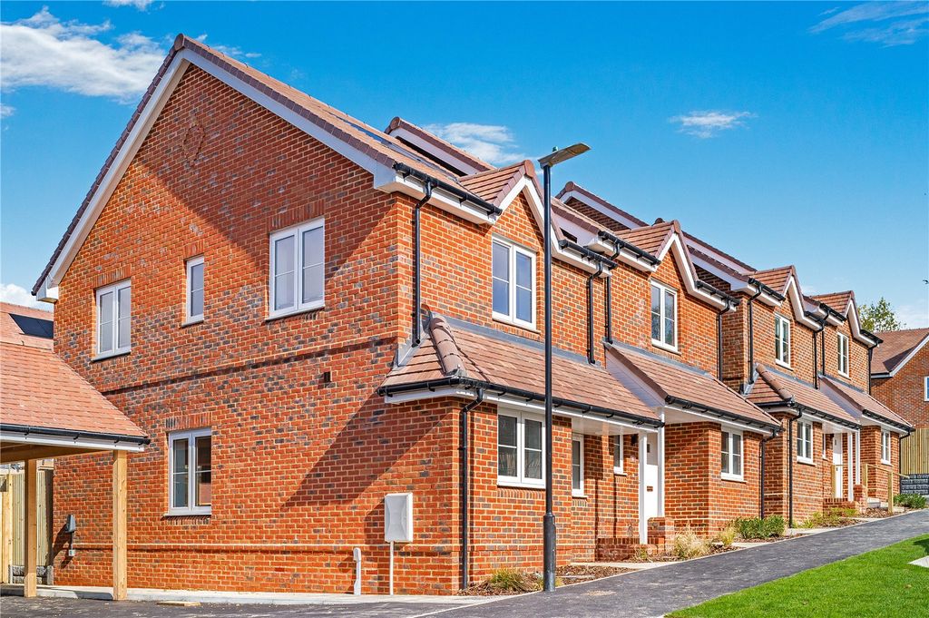 Property photo 1 of 7 External