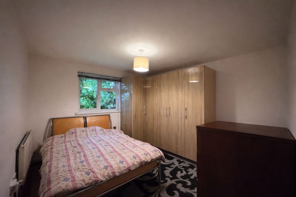 Property photo 3 of 11 Bedroom