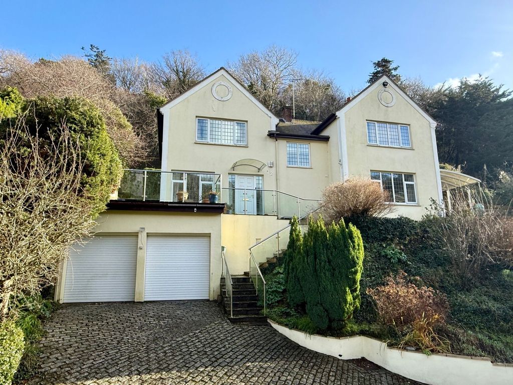 Property photo 2 of 38