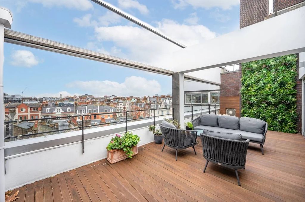 Property photo 2 of 20 Photo 5