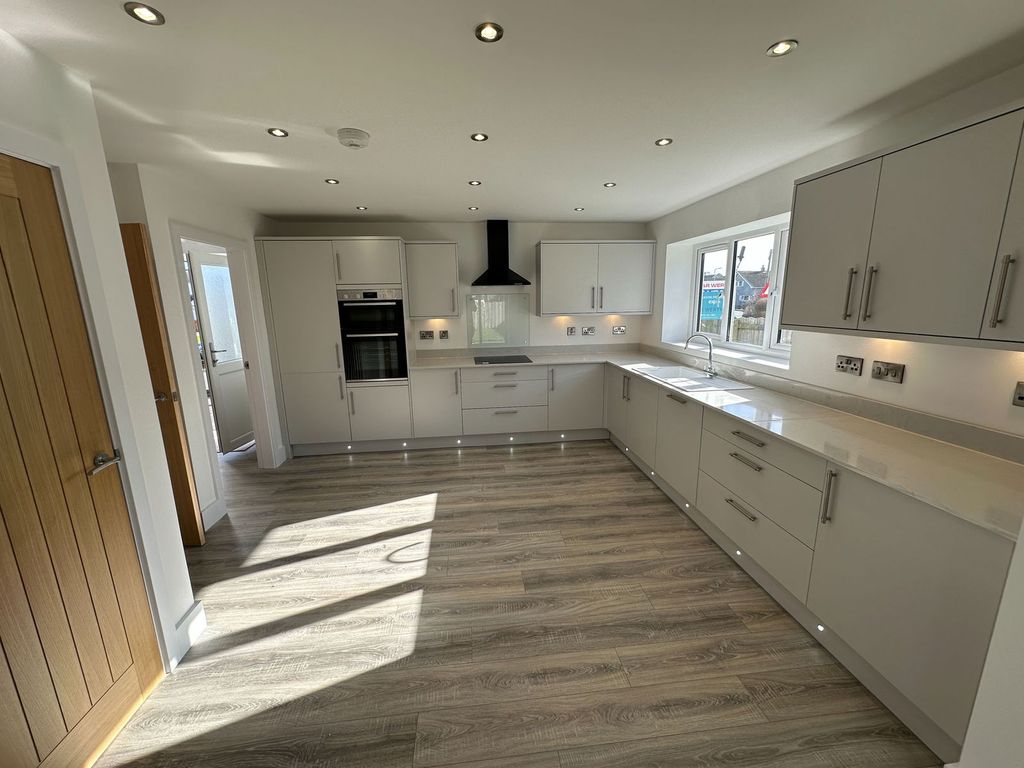 Additional image 7 of 4 bed detached house for saleLlys Eilian, Llanfairpwllgwyngyll LL61