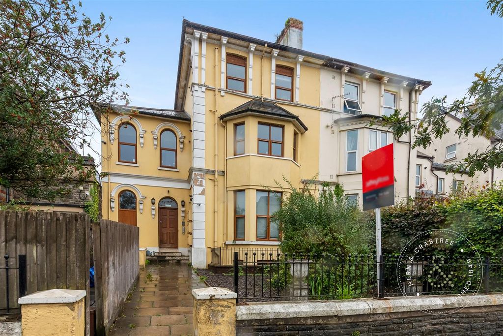 Property photo 1 of 9 Newport Rd, (22).Jpg