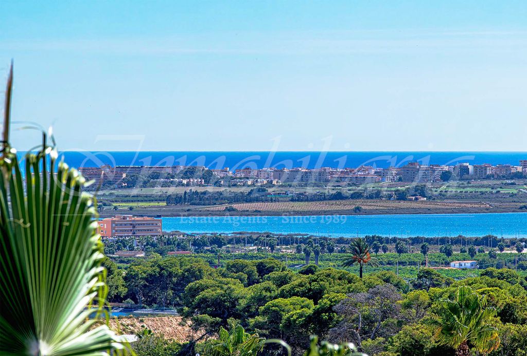 Property photo 1 of 37